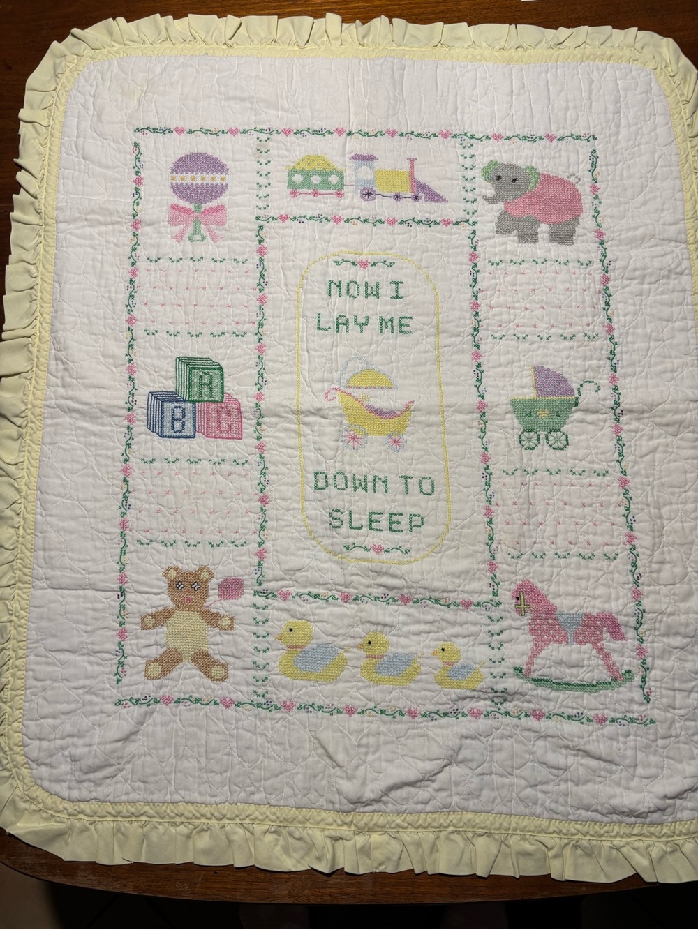 vintage hand-embroidered baby quilt now I lay me down to sleep Yellow Trim 35x40